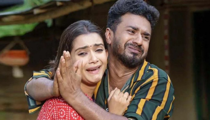 ফারহানকে স্বামী দাবি করে অভিনেত্রীকে হুমকি তিশার