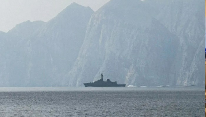 সতর্কতা না মানায় হরমুজ প্রণালীর কাছে ইউরোপের ট্যাংকারে ইরানের হামলা