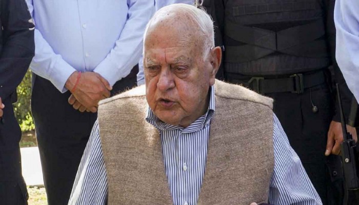 আচমকাই গুলি, অল্পের জন্য প্রাণে বাঁচলেন সাবেক মুখ্যমন্ত্রী