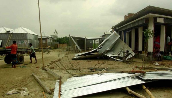 কালবৈশাখীর তাণ্ডব, স্কুলছাত্রের মৃত্যু