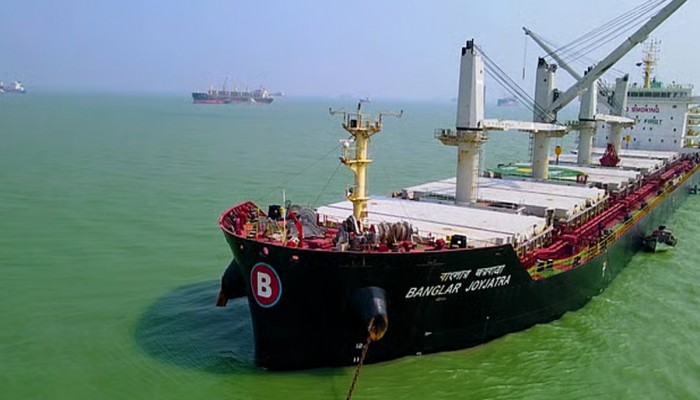 মিসাইল আতঙ্কে হরমুজ পেরোতে পারেনি বাংলাদেশি জাহাজ ‘বাংলার জয়যাত্রা’