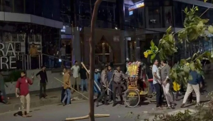 উত্তরায় রতভর সংঘর্ষের ঘটনায় অতিরিক্ত পুলিশ মোতায়েন