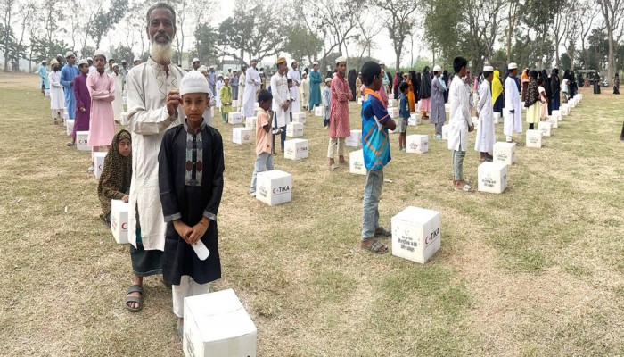 তুরস্ক থেকে পাঠানো রমজানের সহায়তা পেলো এতিম শিক্ষার্থীরা
