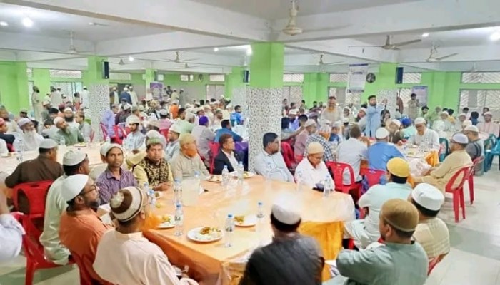 বীরগঞ্জে জামায়াতে ইসলামী পৌর শাখার উদ্যোগে বিশিষ্টজনদের নিয়ে ইফতার মাহফিল