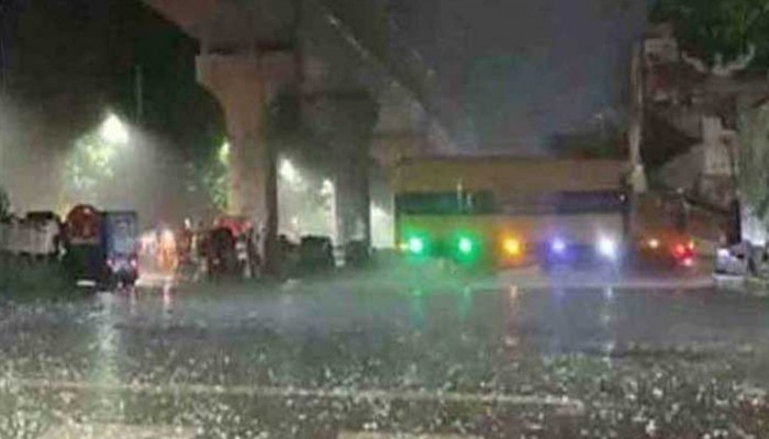 ঢাকায় মৌসুমের প্রথম শিলাবৃষ্টি